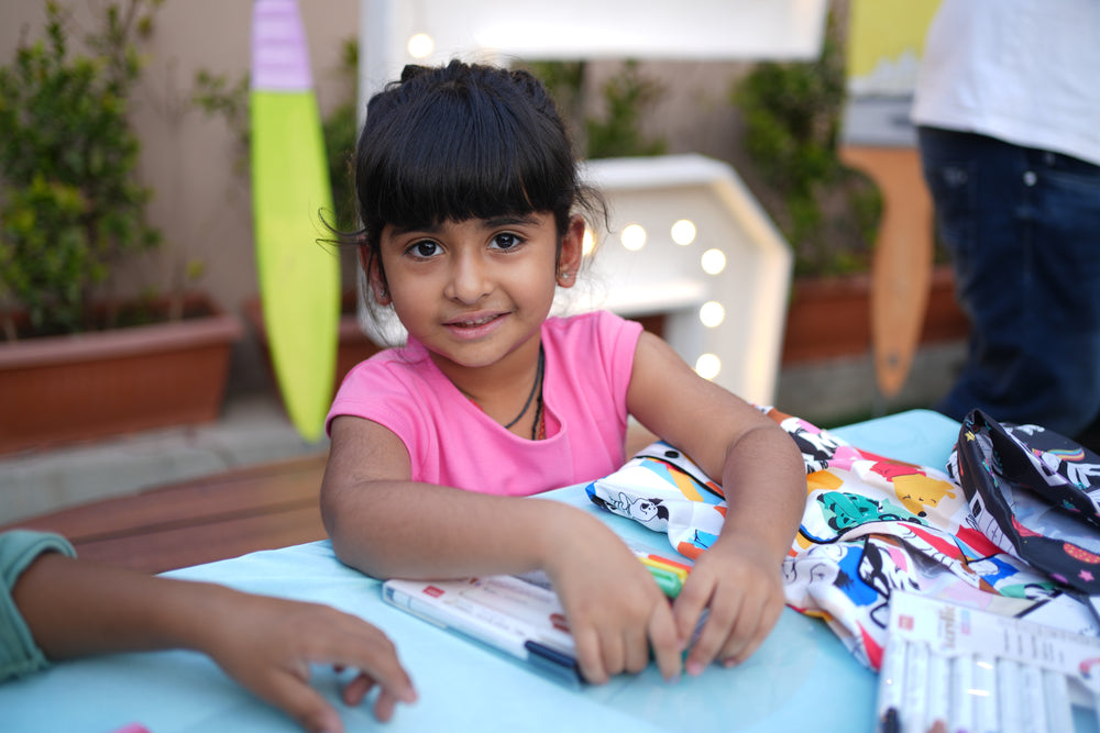 Load image into Gallery viewer, Winnie's World Kids Colour in Set