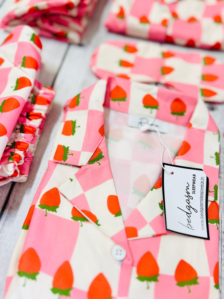 Load image into Gallery viewer, Strawberry - Pajama set Nightwear Set