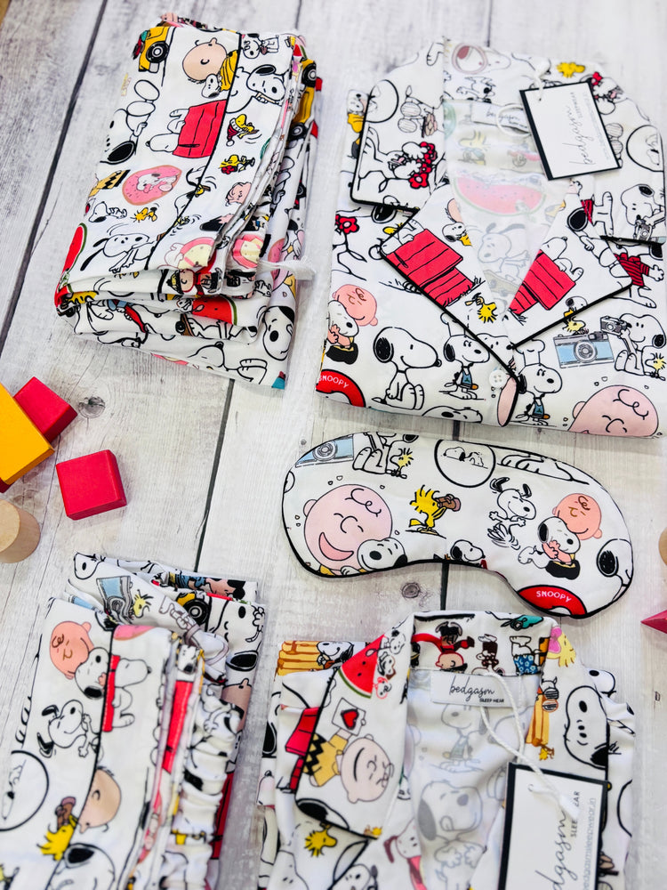 Load image into Gallery viewer, Snoopy’s World - Pajama Set Nightwear Set
