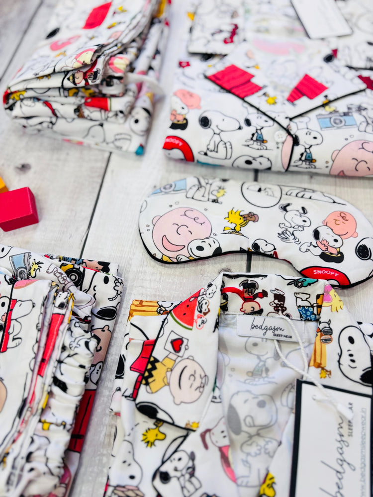 Load image into Gallery viewer, Snoopy’s World - Pajama Set Nightwear Set