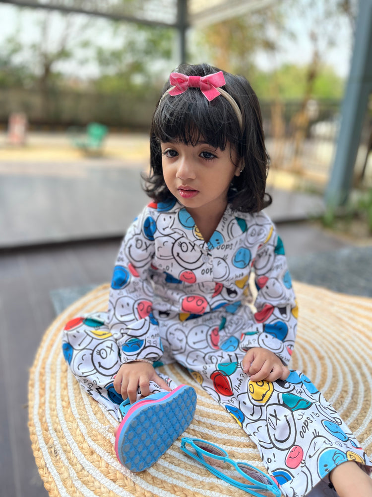 Load image into Gallery viewer, Emoji Kids Colour In Set