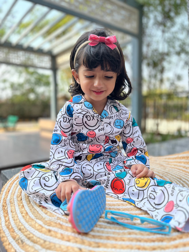 Load image into Gallery viewer, Emoji Kids Colour In Set