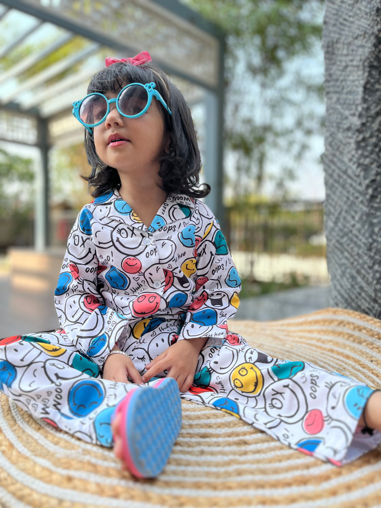 Load image into Gallery viewer, Emoji Kids Colour In Set