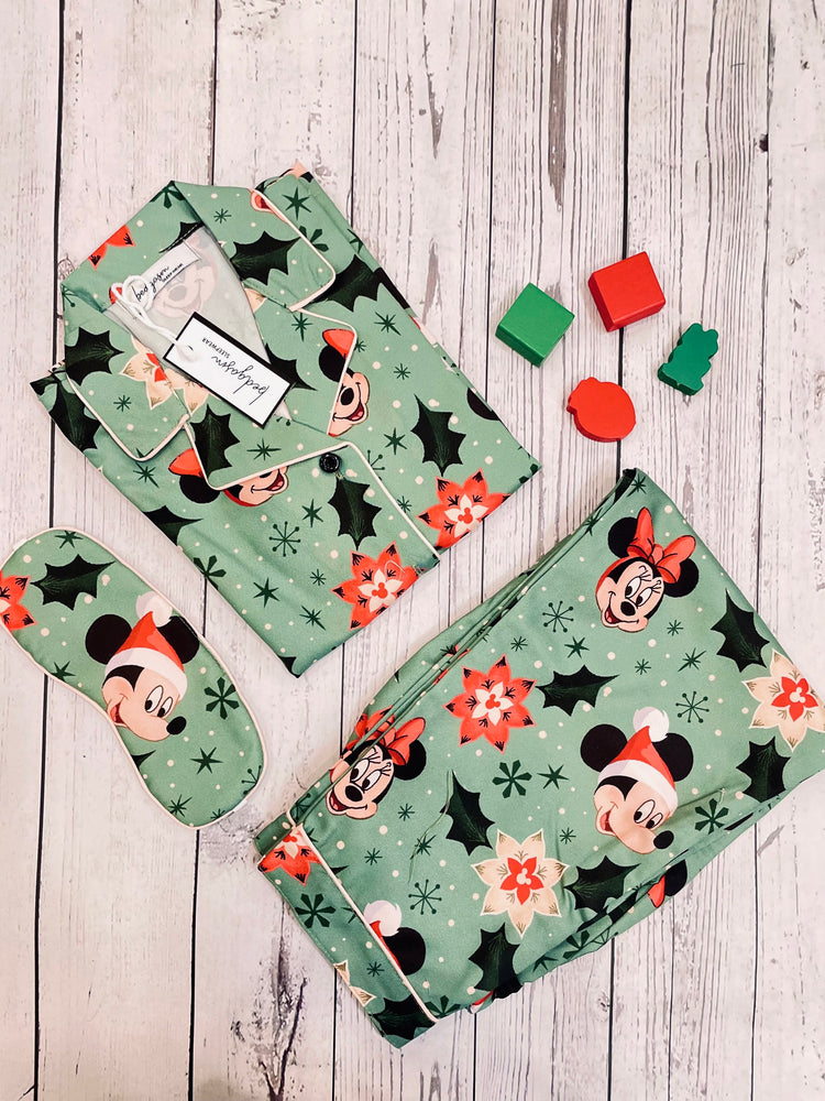 Load image into Gallery viewer, Snowflake Nightwear Set