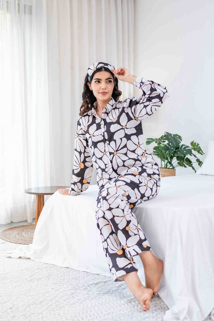 Noir Garden Women Nightwear Set