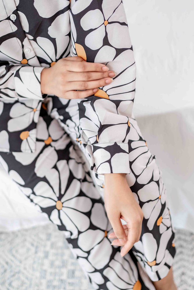 Load image into Gallery viewer, Noir Garden Nightwear Set
