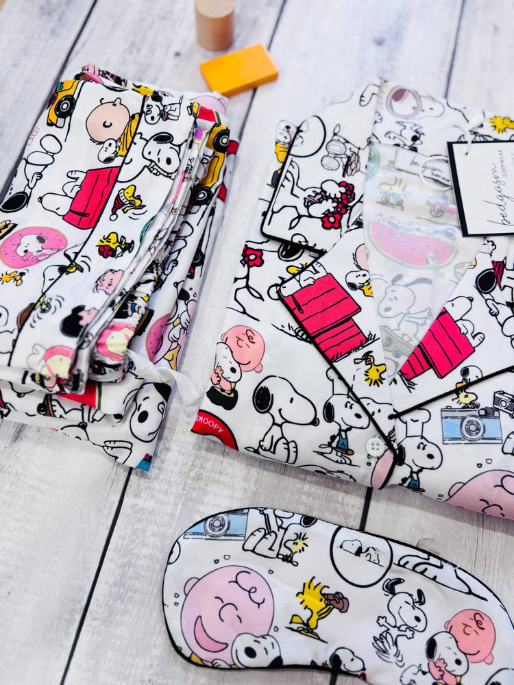 Load image into Gallery viewer, Snoopy’s World Nightwear Set
